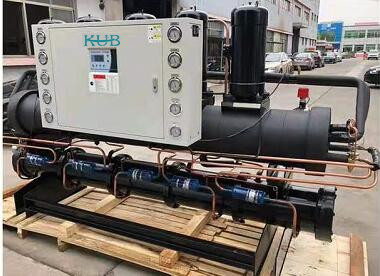 Kub OEM 産業用ウォーターチラー、3HP～50HPセミヘルメチックコンプレッサー、380V 50Hz電源、1年保証付き